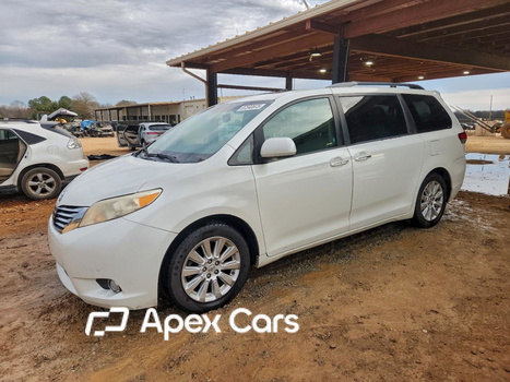 Toyota Sienna 2011 - Image 1 of 13