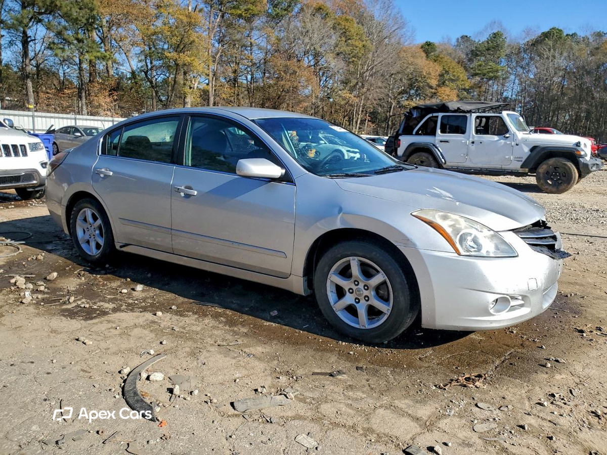 Nissan Altima 2011