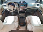 Toyota Sienna 2011