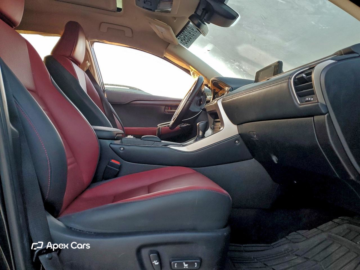 Lexus NX 2021