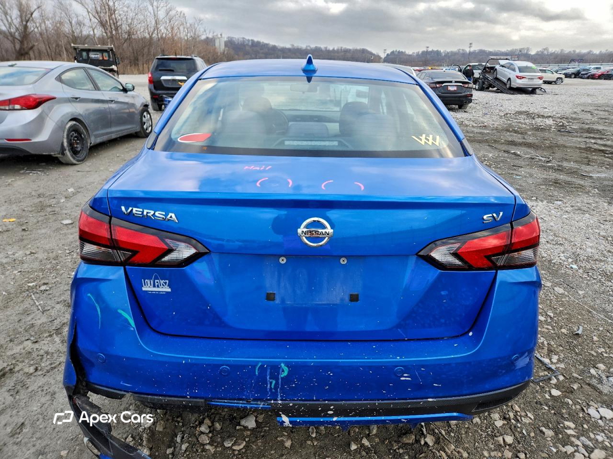 Nissan Versa 2021