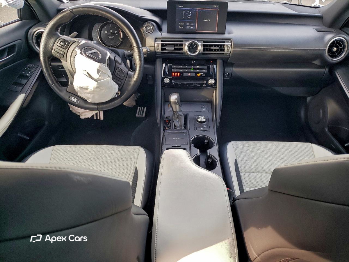 Lexus IS 2021