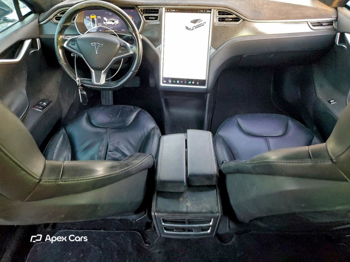 Tesla Model S 2015