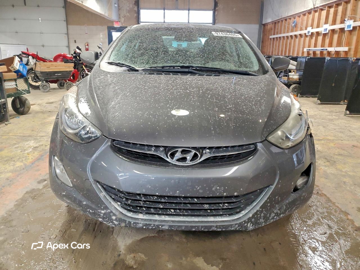 Hyundai Elantra 2012