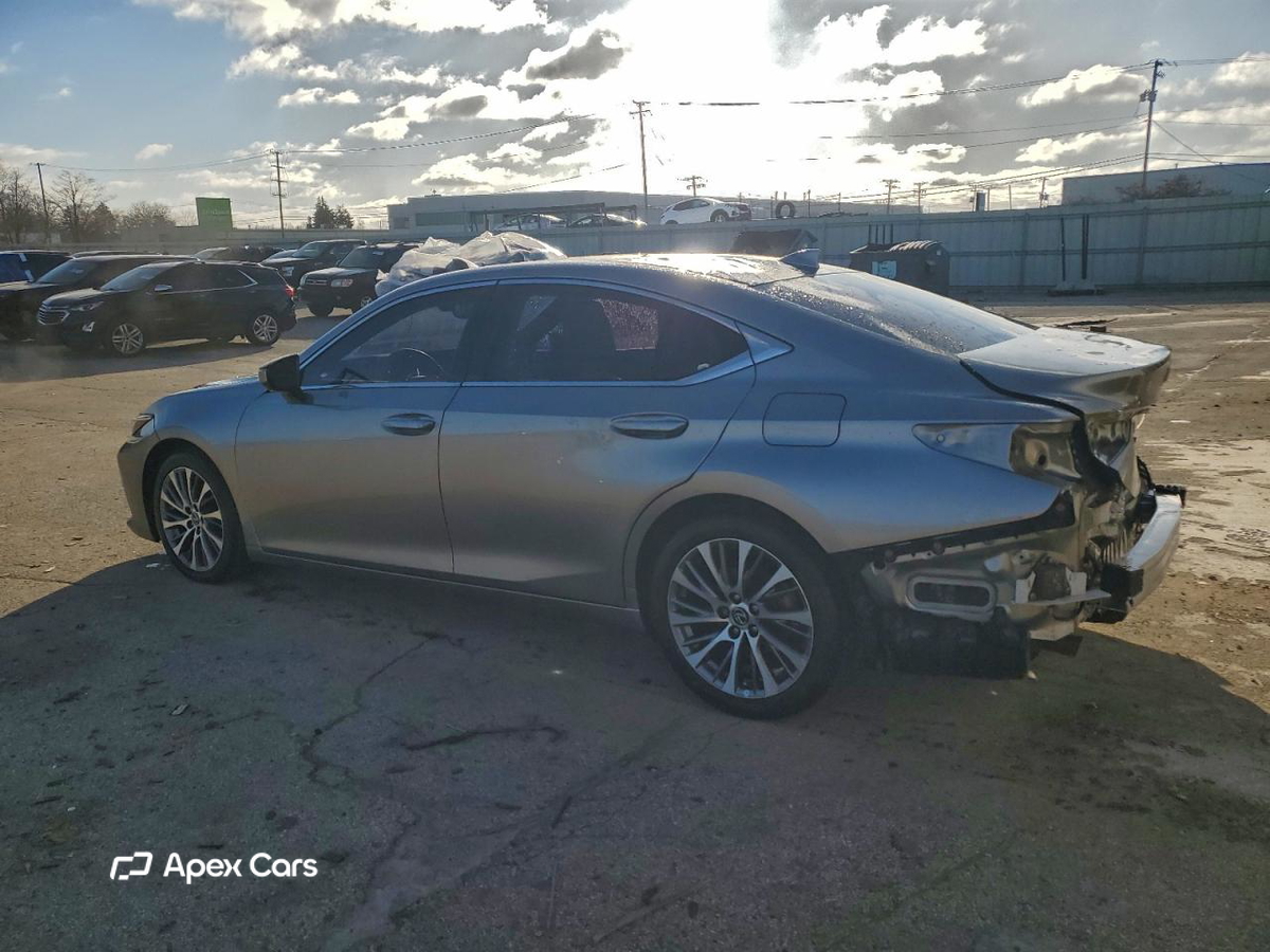 Lexus ES 2019