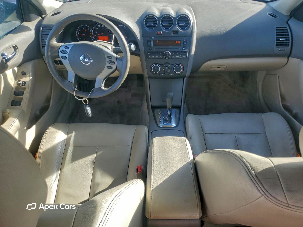 Nissan Altima 2011