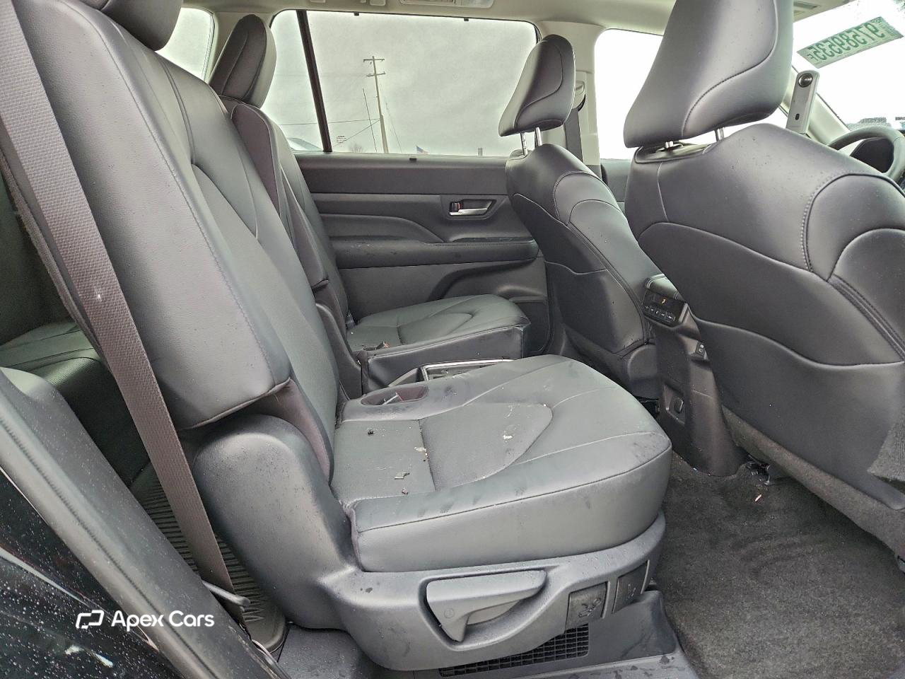 Toyota Highlander 2025