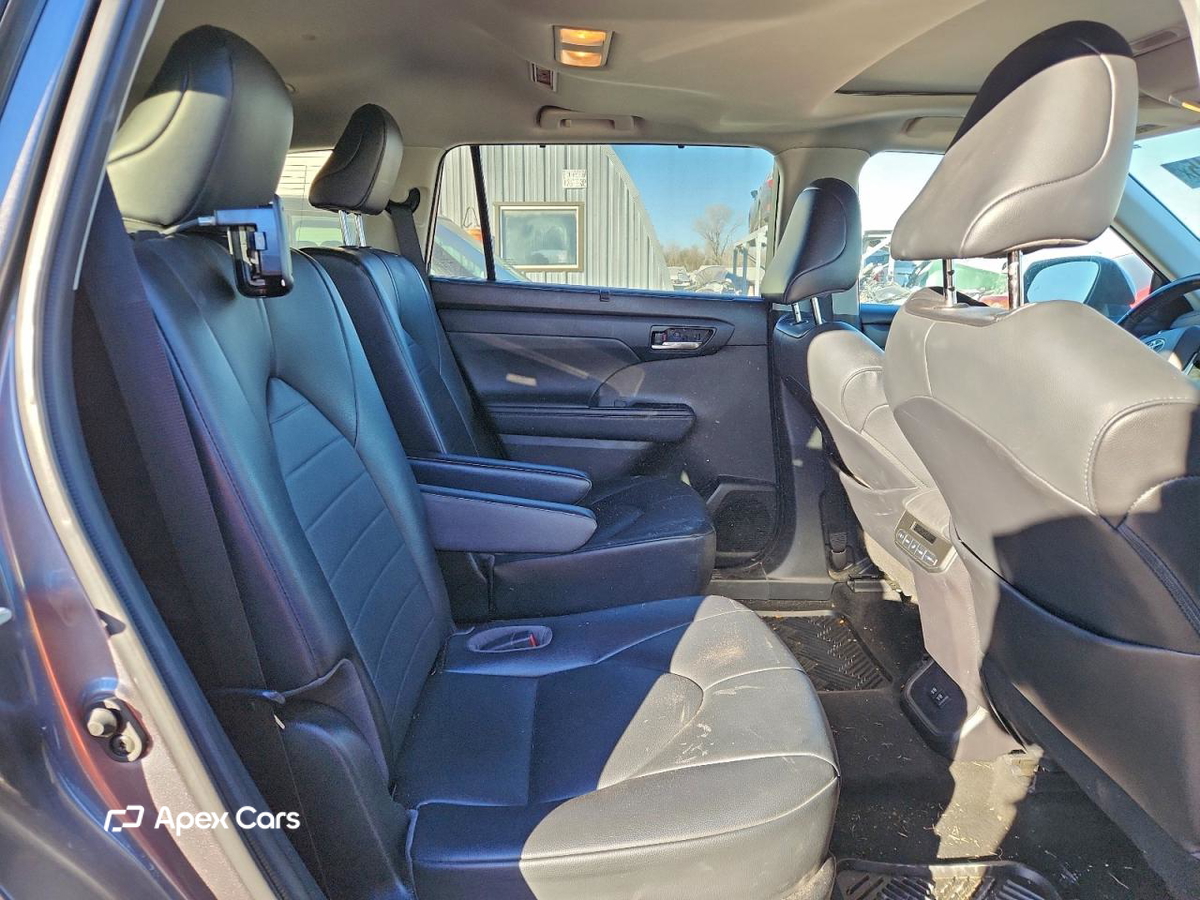Toyota Highlander 2021