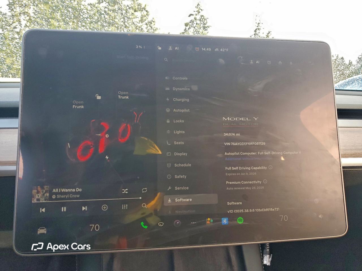 Tesla Model Y 2024