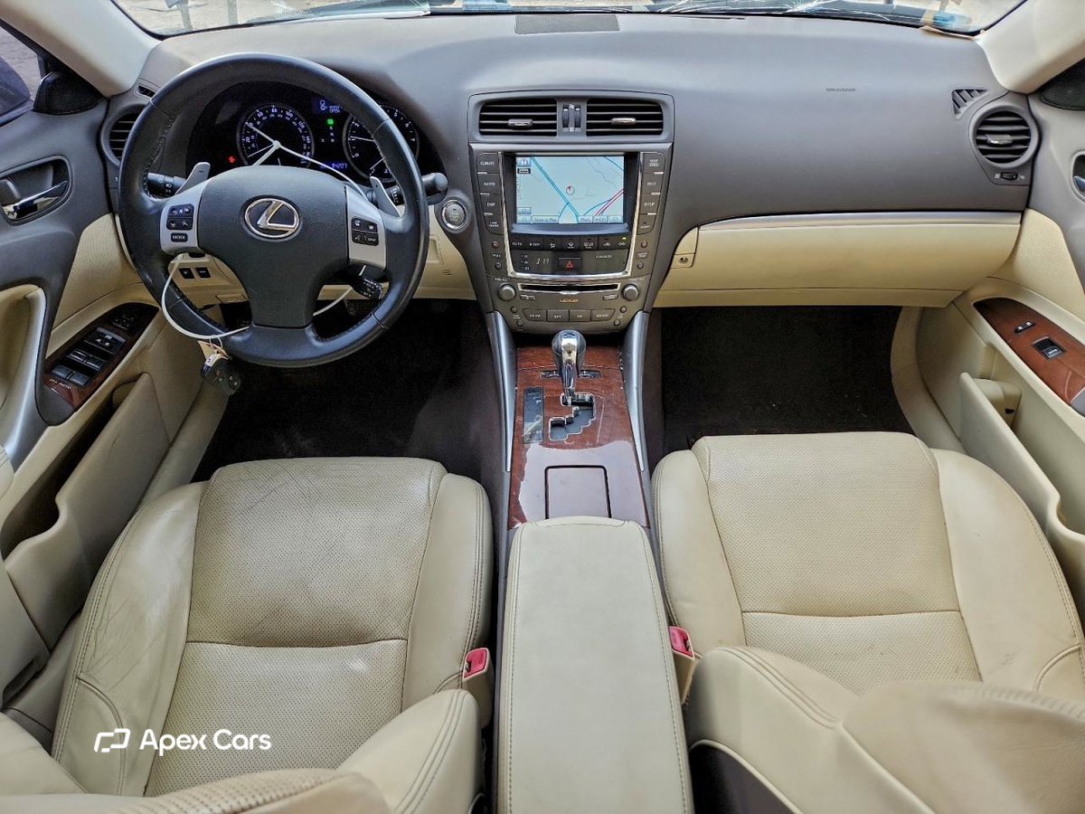Lexus IS 2012