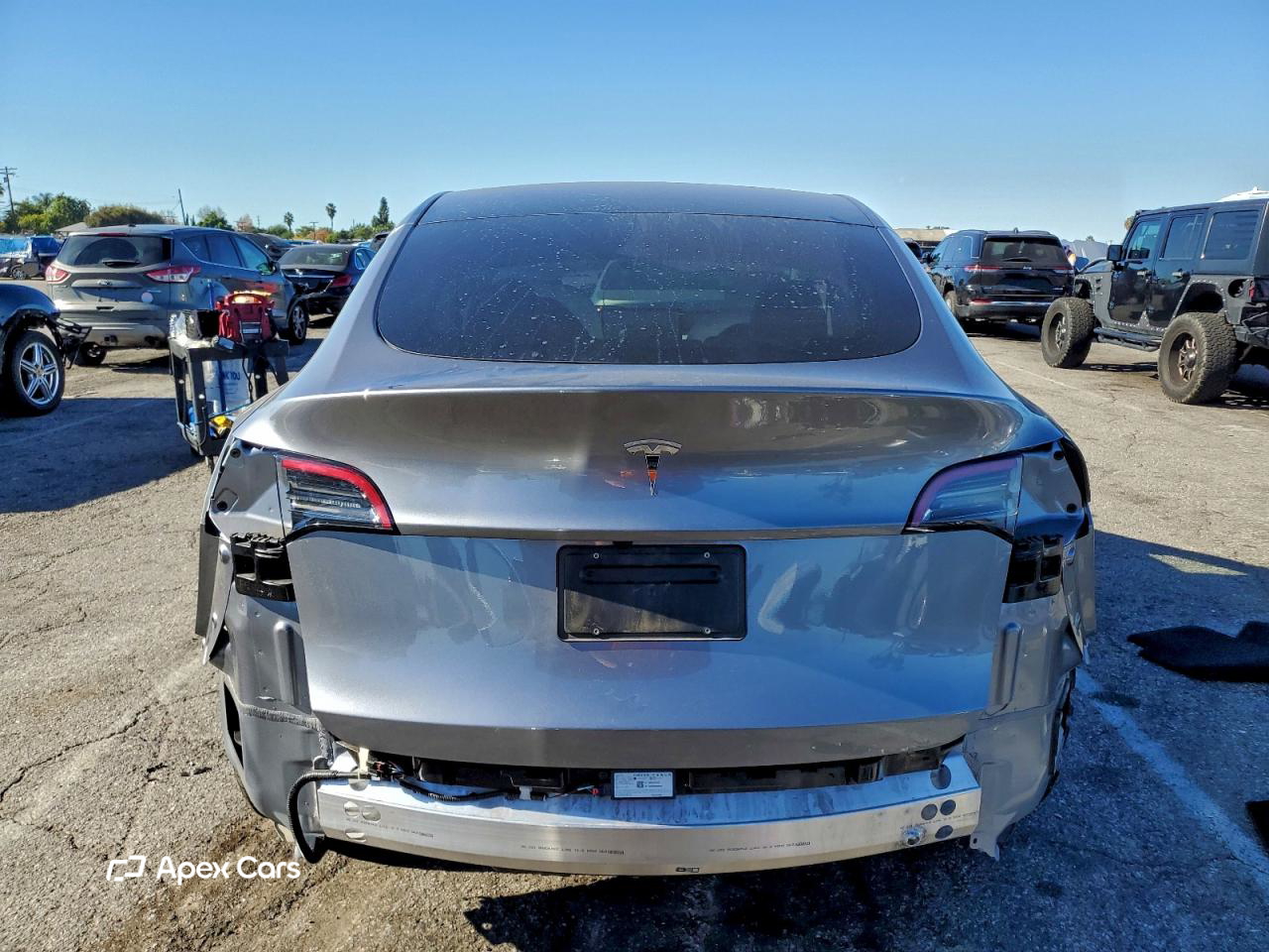 Tesla Model Y 2025