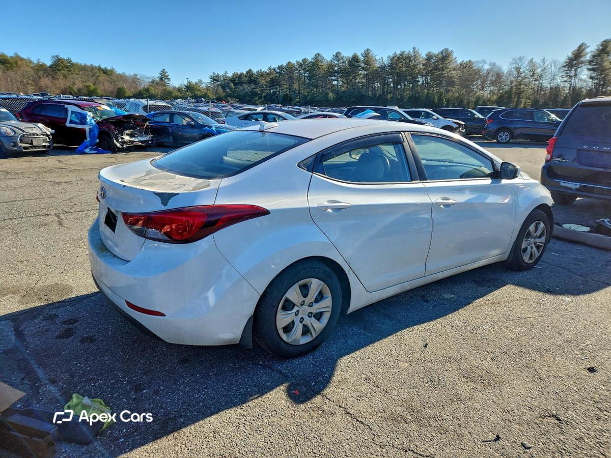 Hyundai Elantra 2016