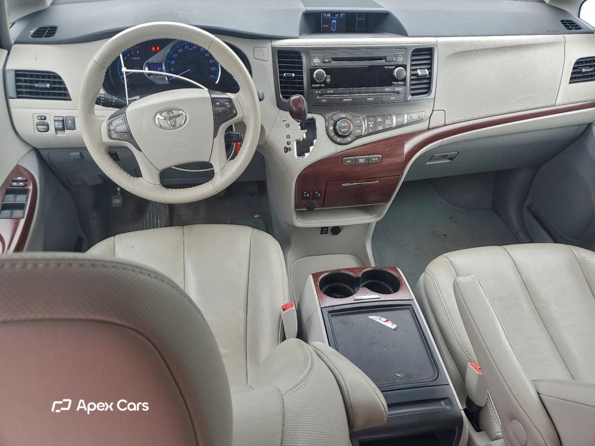 Toyota Sienna 2014