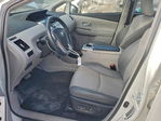 Toyota Prius v (+) 2015