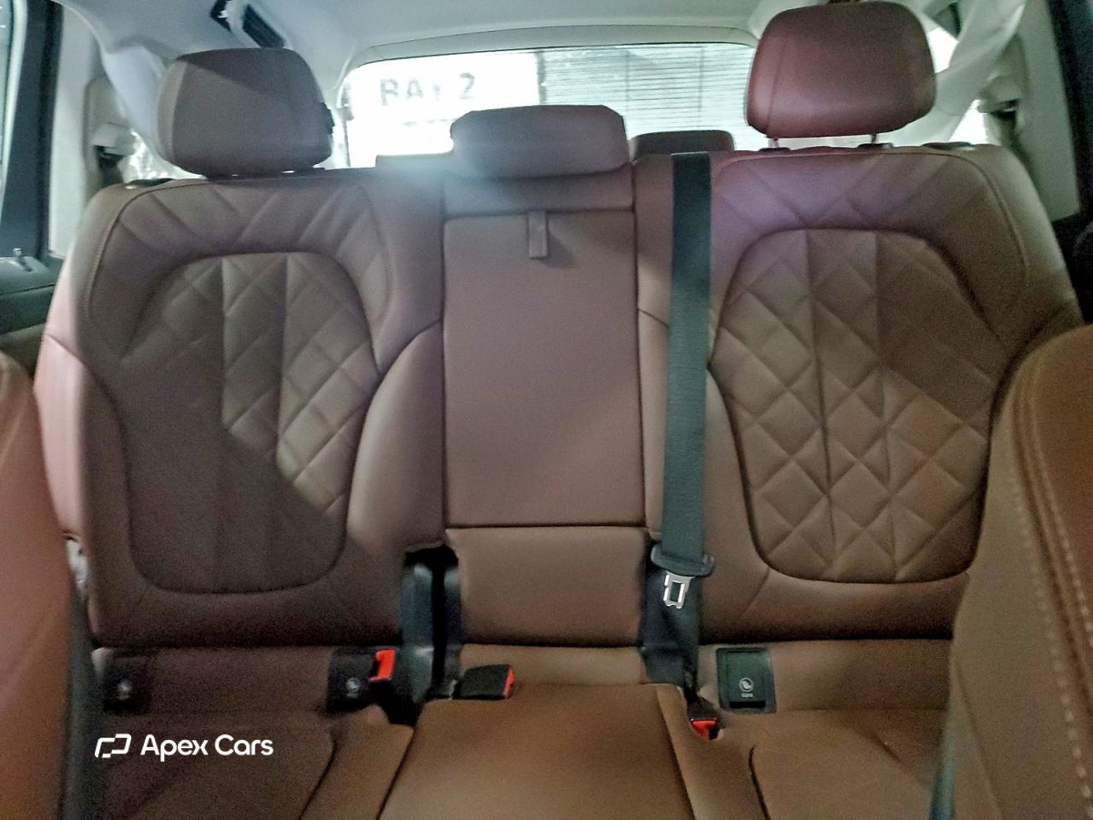 BMW X7 2025
