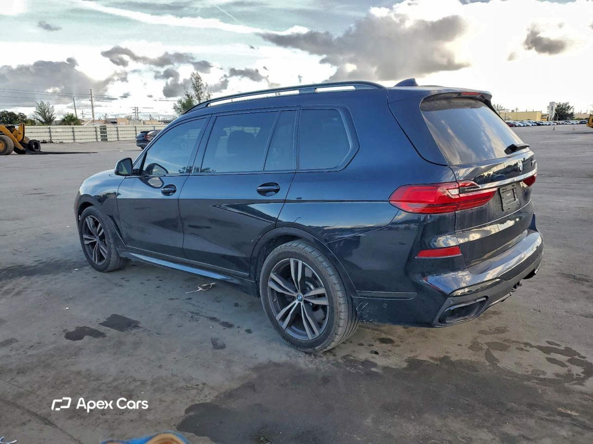 BMW X7 2021