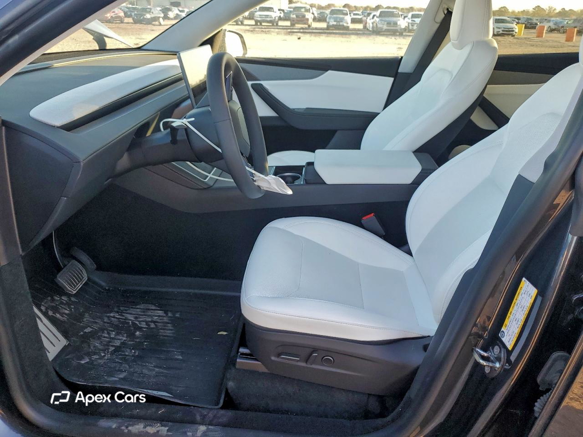 Tesla Model Y 2026