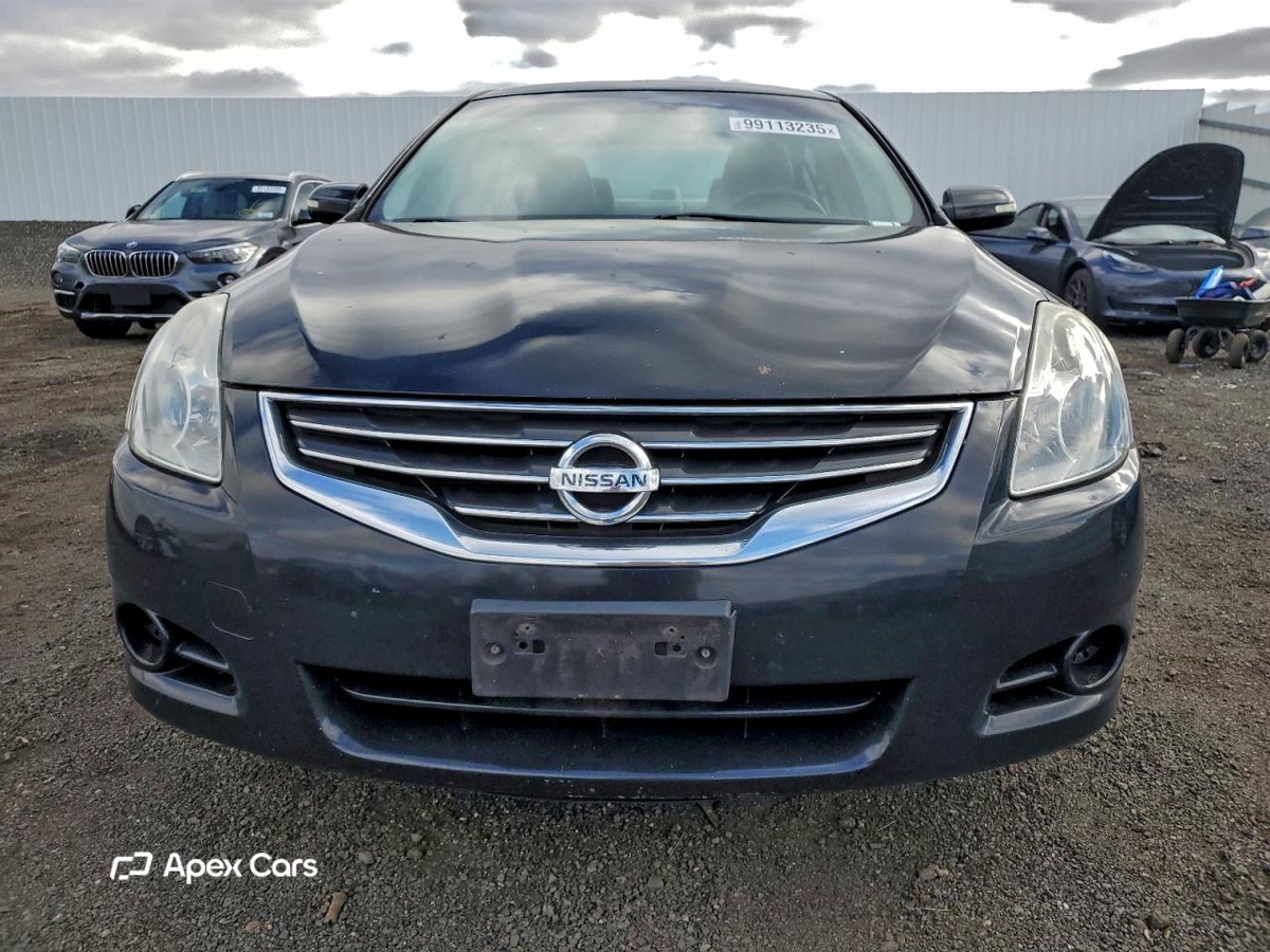 Nissan Altima 2012