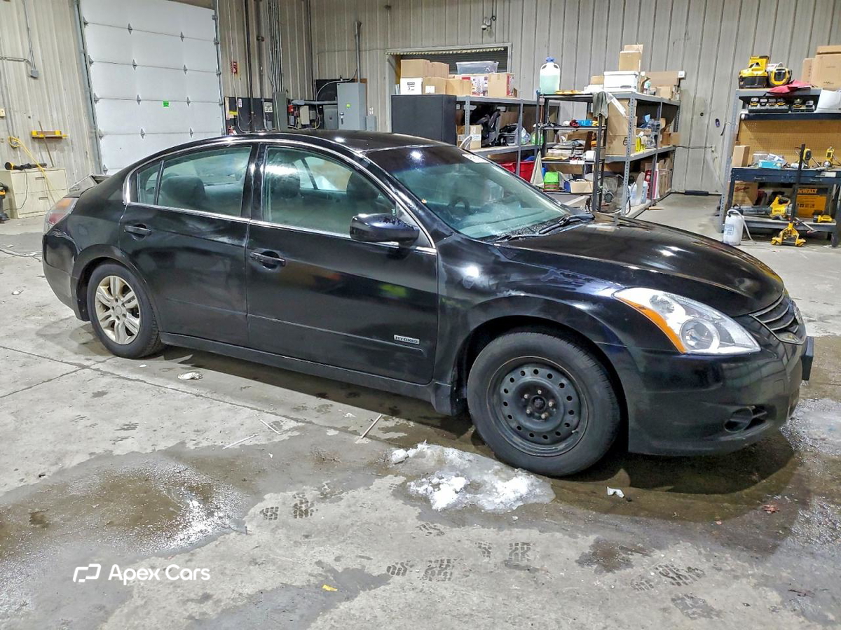 Nissan Altima 2010