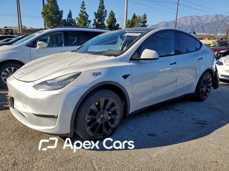 Tesla Model Y 2021 - Image 1 of 13