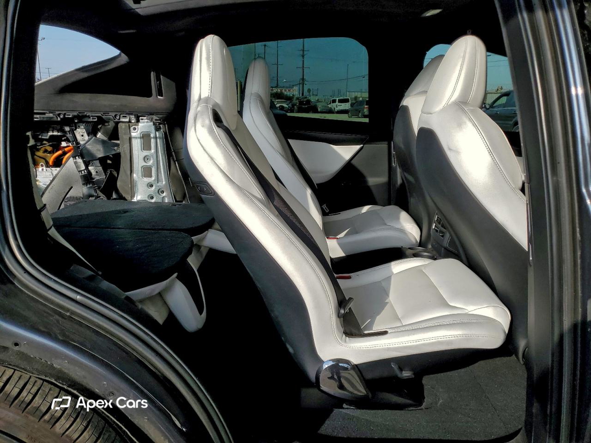 Tesla Model X 2020