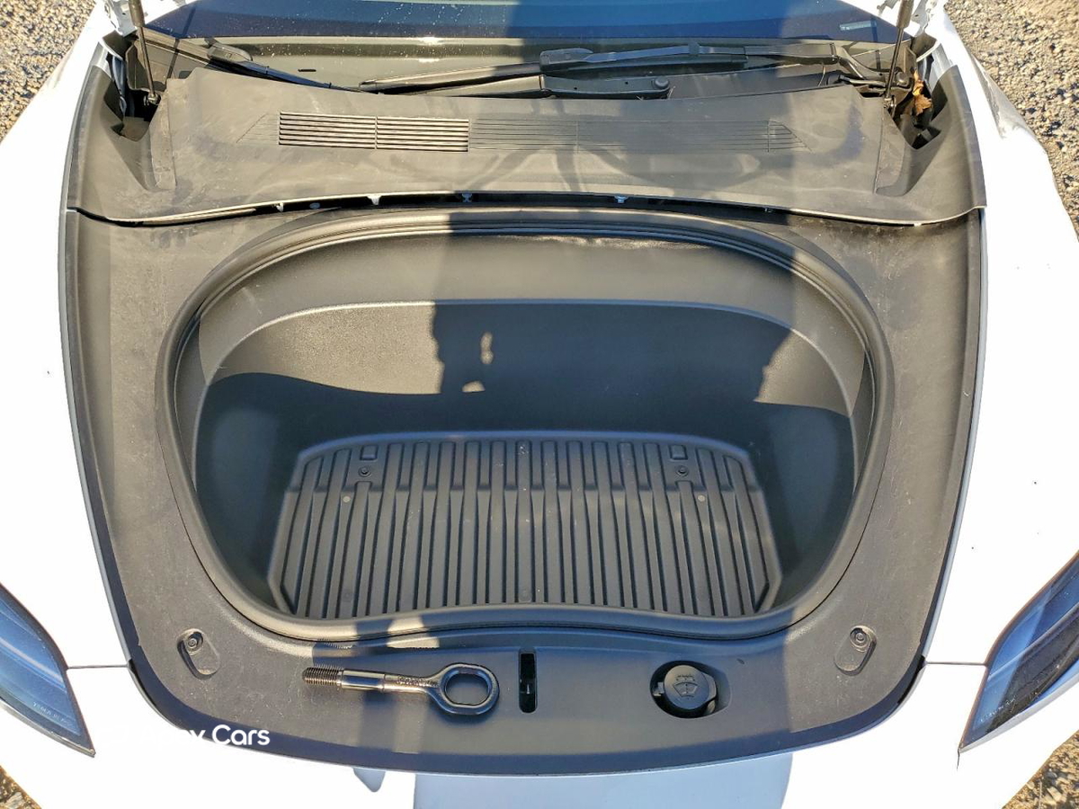 Tesla Model 3 2025