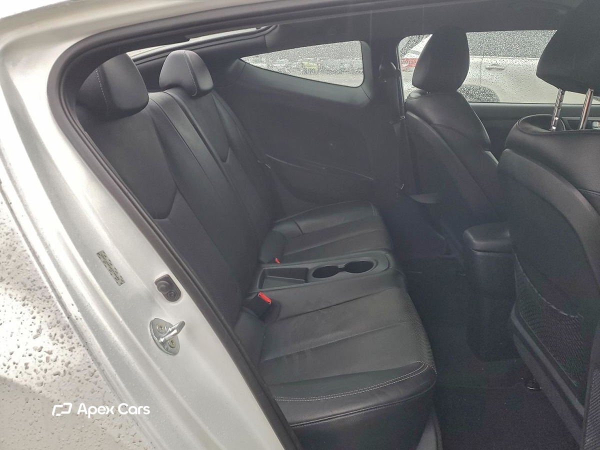 Hyundai Veloster 2013