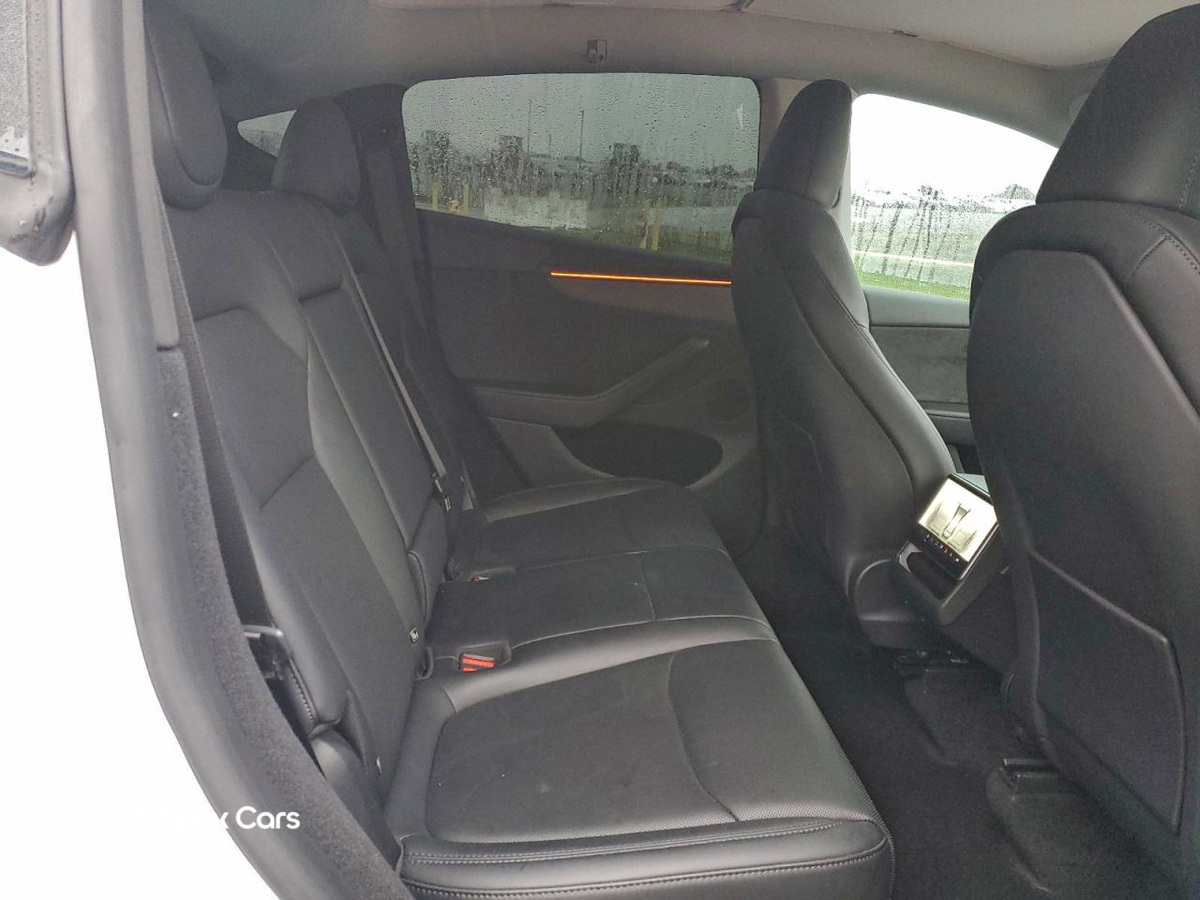 Tesla Model Y 2026