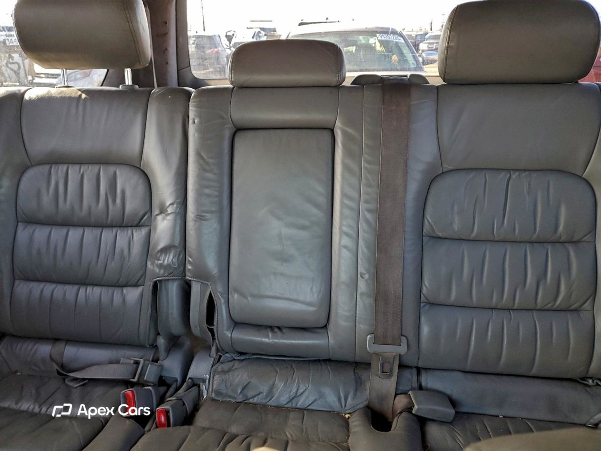 Lexus LX 2004
