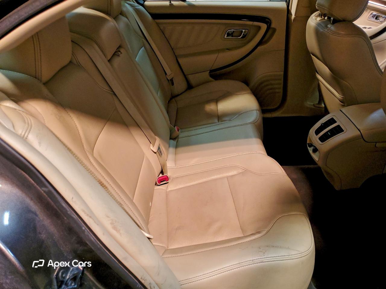 Ford Taurus 2016