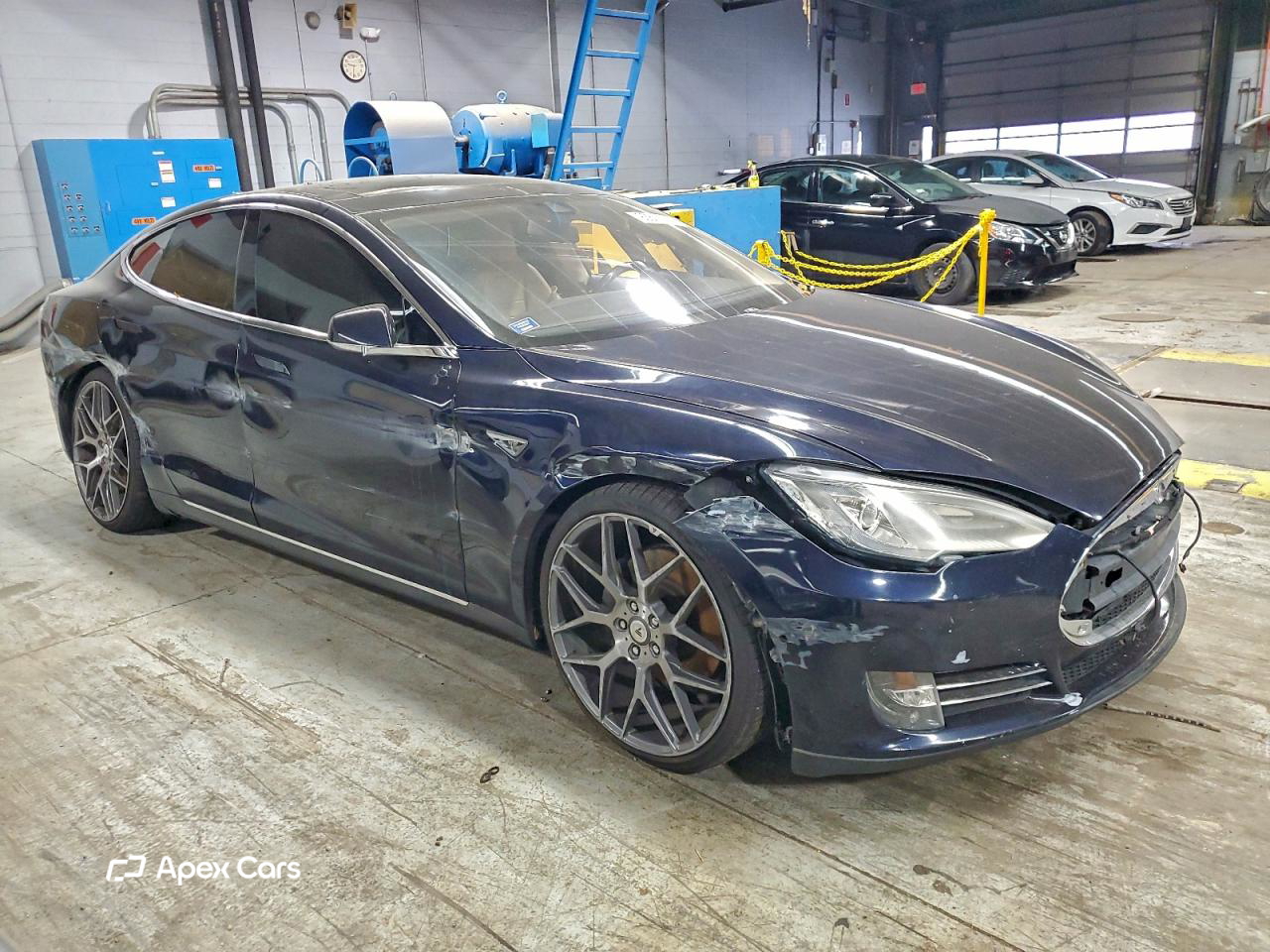 Tesla Model S 2015