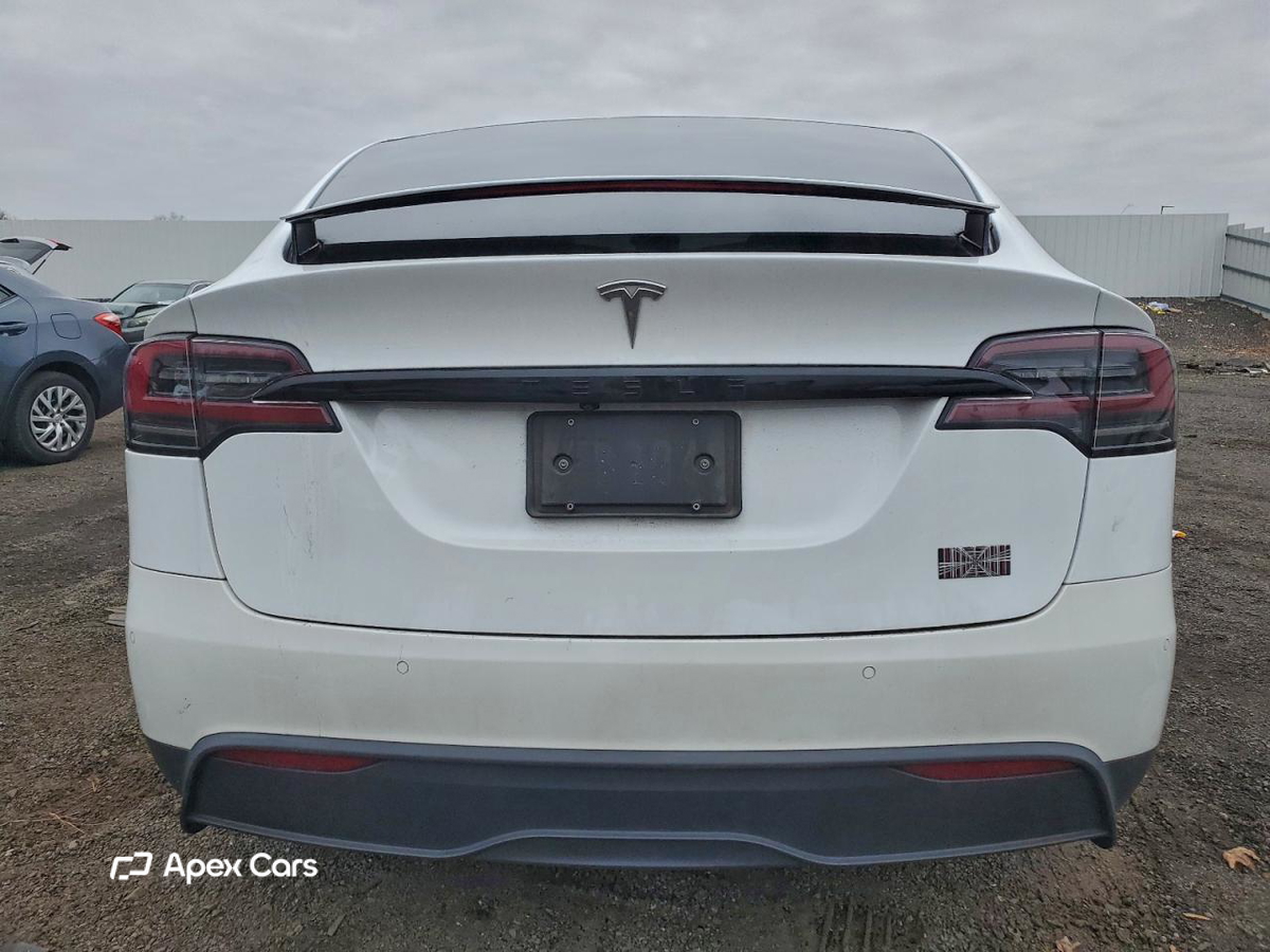 Tesla Model X 2022