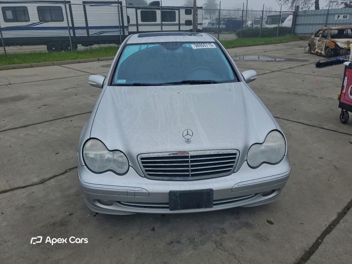 Mercedes-Benz  2004