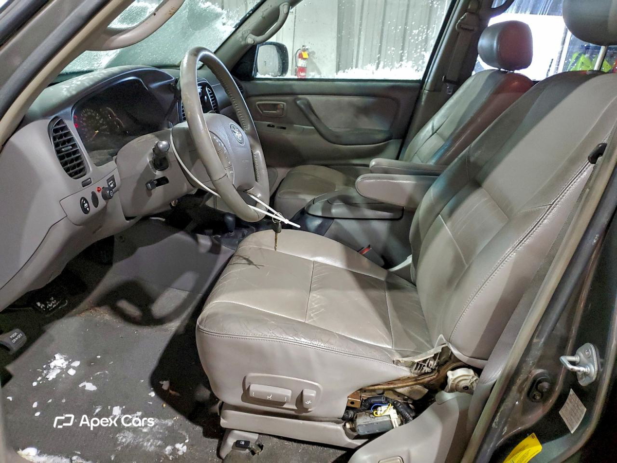 Toyota Sequoia 2004