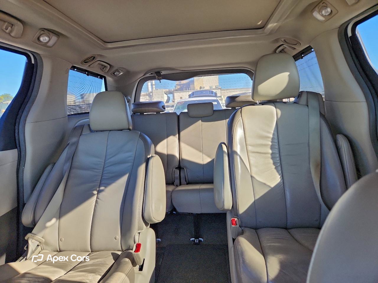 Toyota Sienna 2011