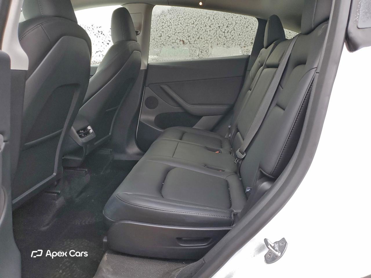 Tesla Model Y 2025