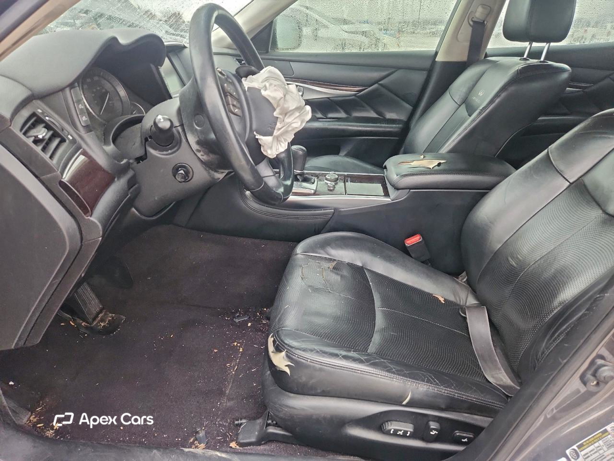 Infiniti M 2012