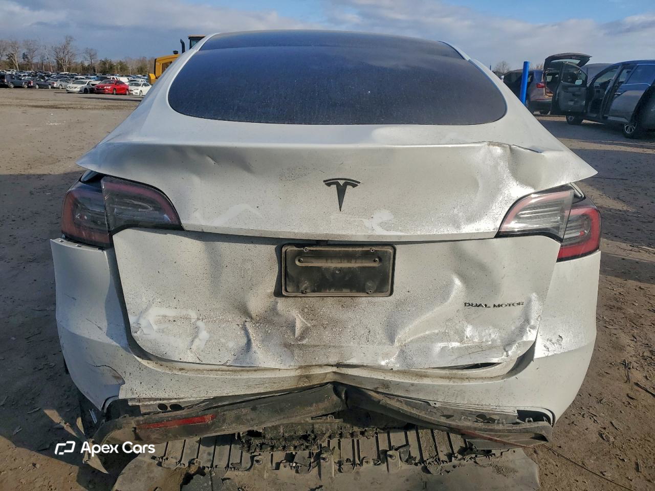 Tesla Model Y 2025