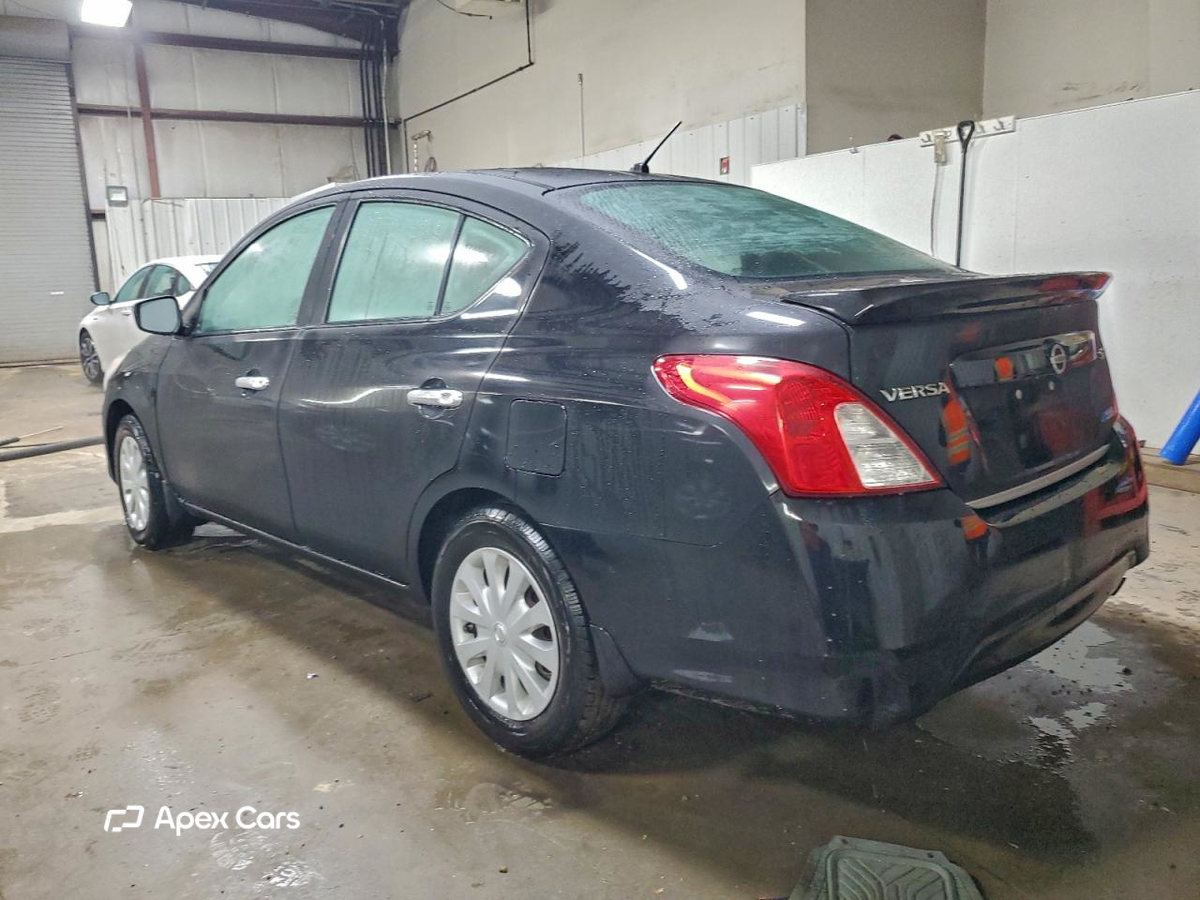 Nissan Versa 2015