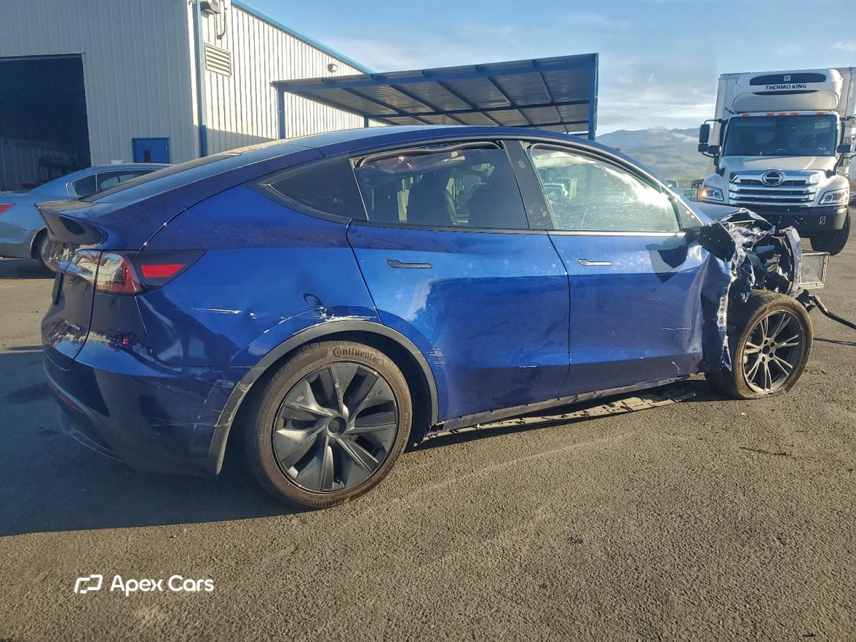 Tesla Model Y 2025