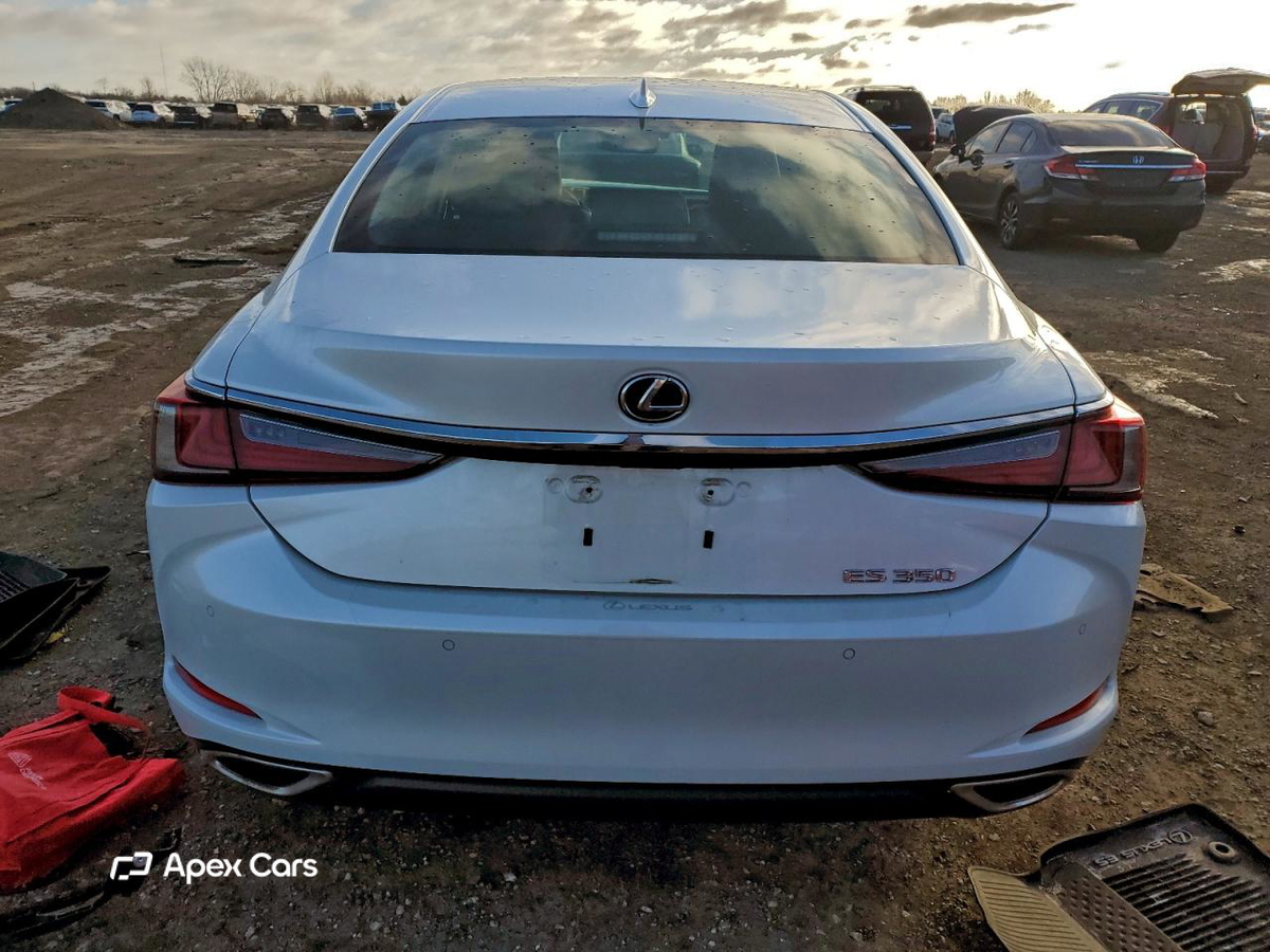 Lexus ES 2020