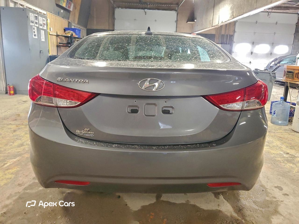 Hyundai Elantra 2012