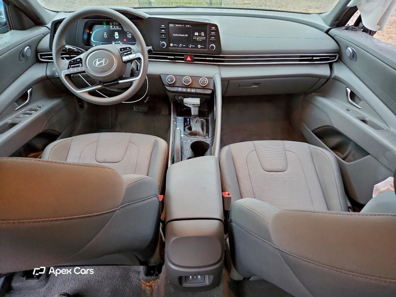 Hyundai Elantra 2024