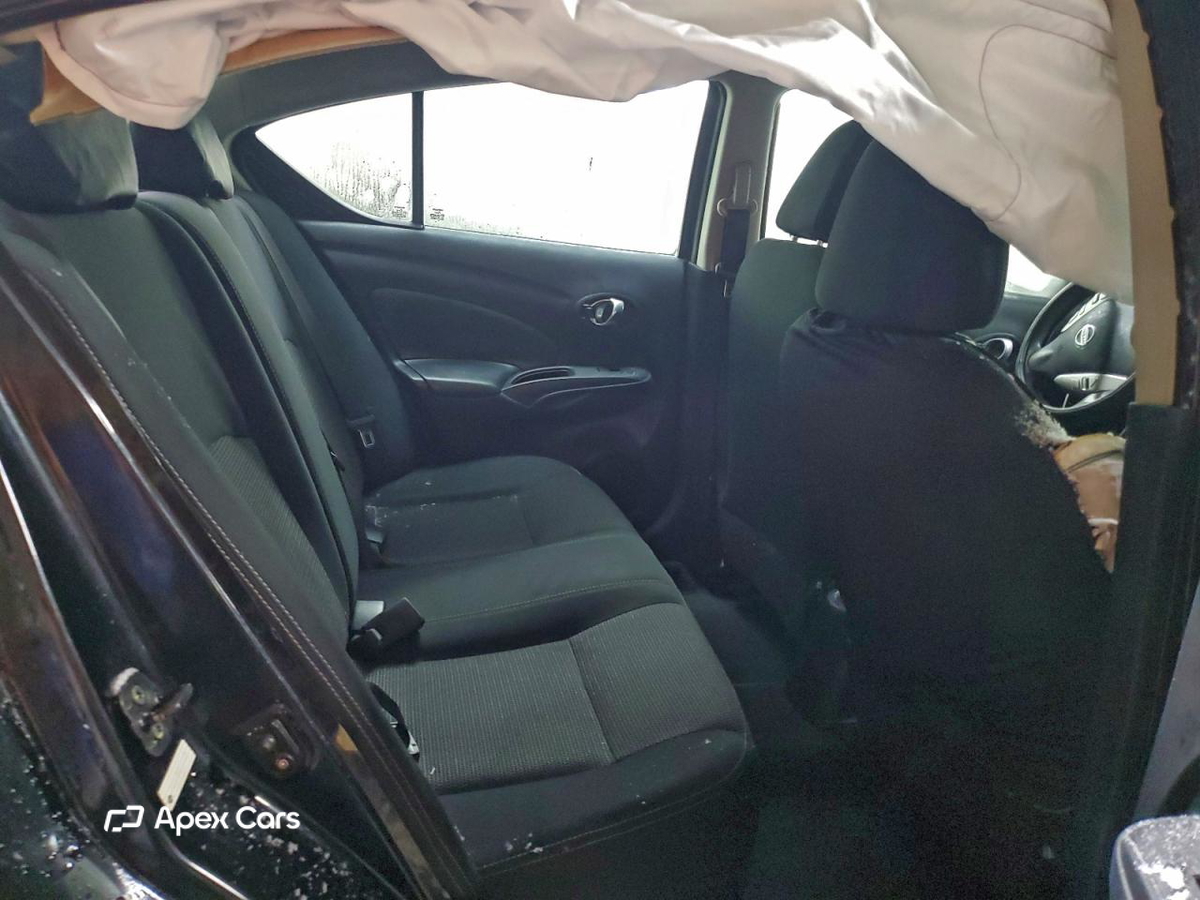Nissan Versa 2015