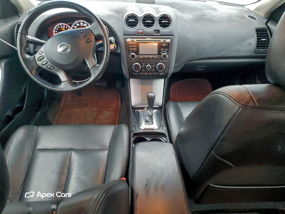 Nissan Altima 2011