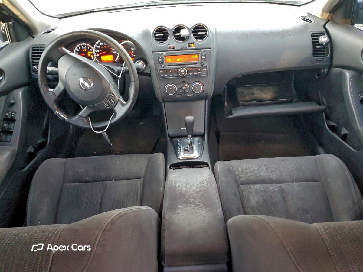 Nissan Altima 2010