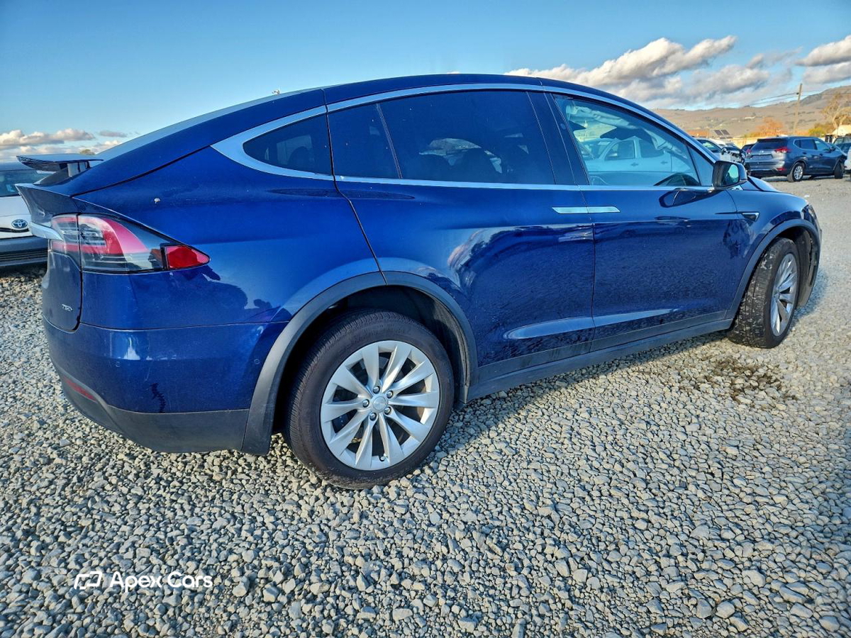 Tesla Model X 2018