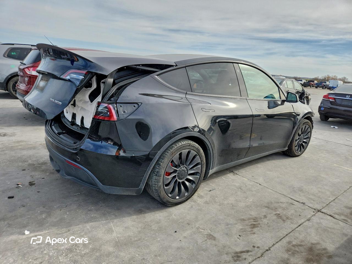 Tesla Model Y 2023