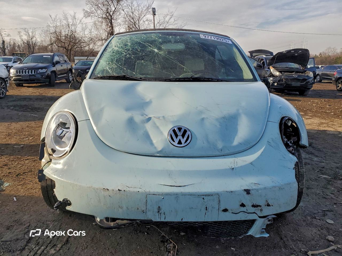Volkswagen Beetle 2010