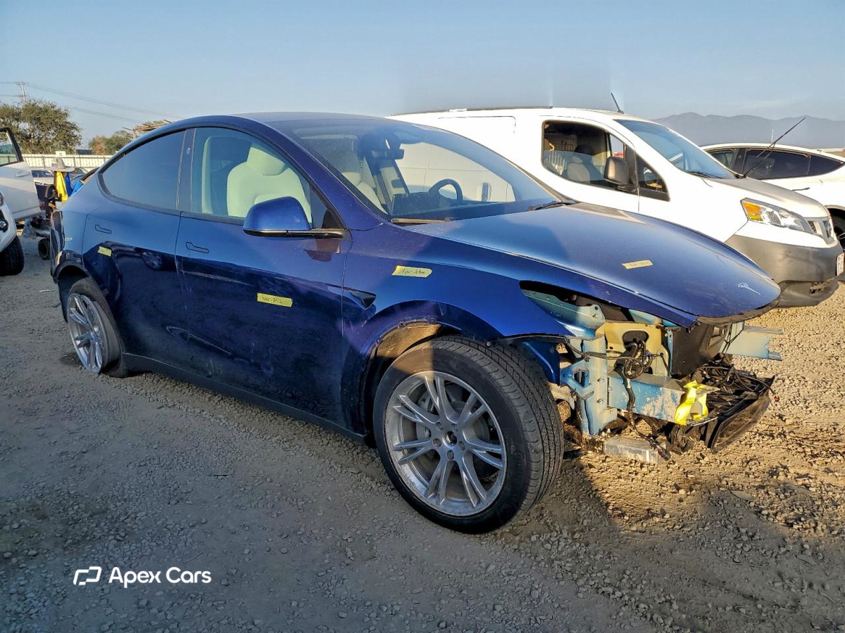 Tesla Model Y 2024
